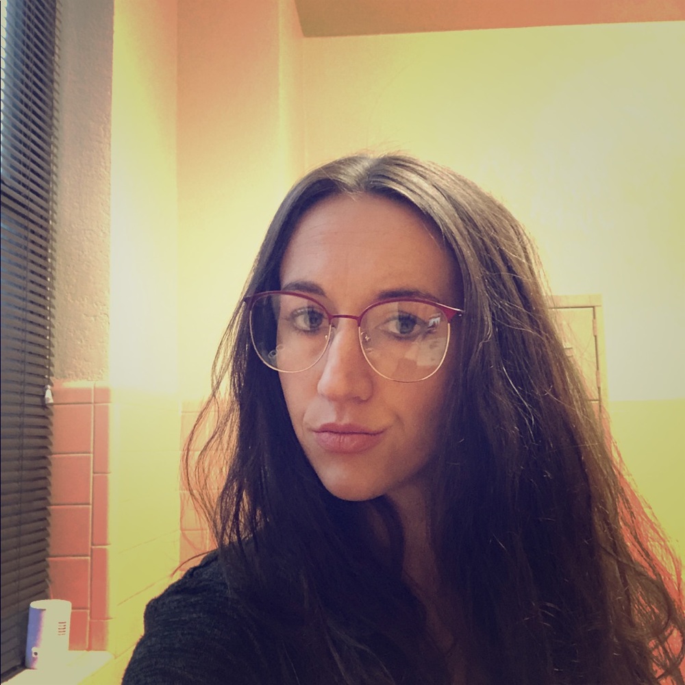 Meet your Posher, Stephanie